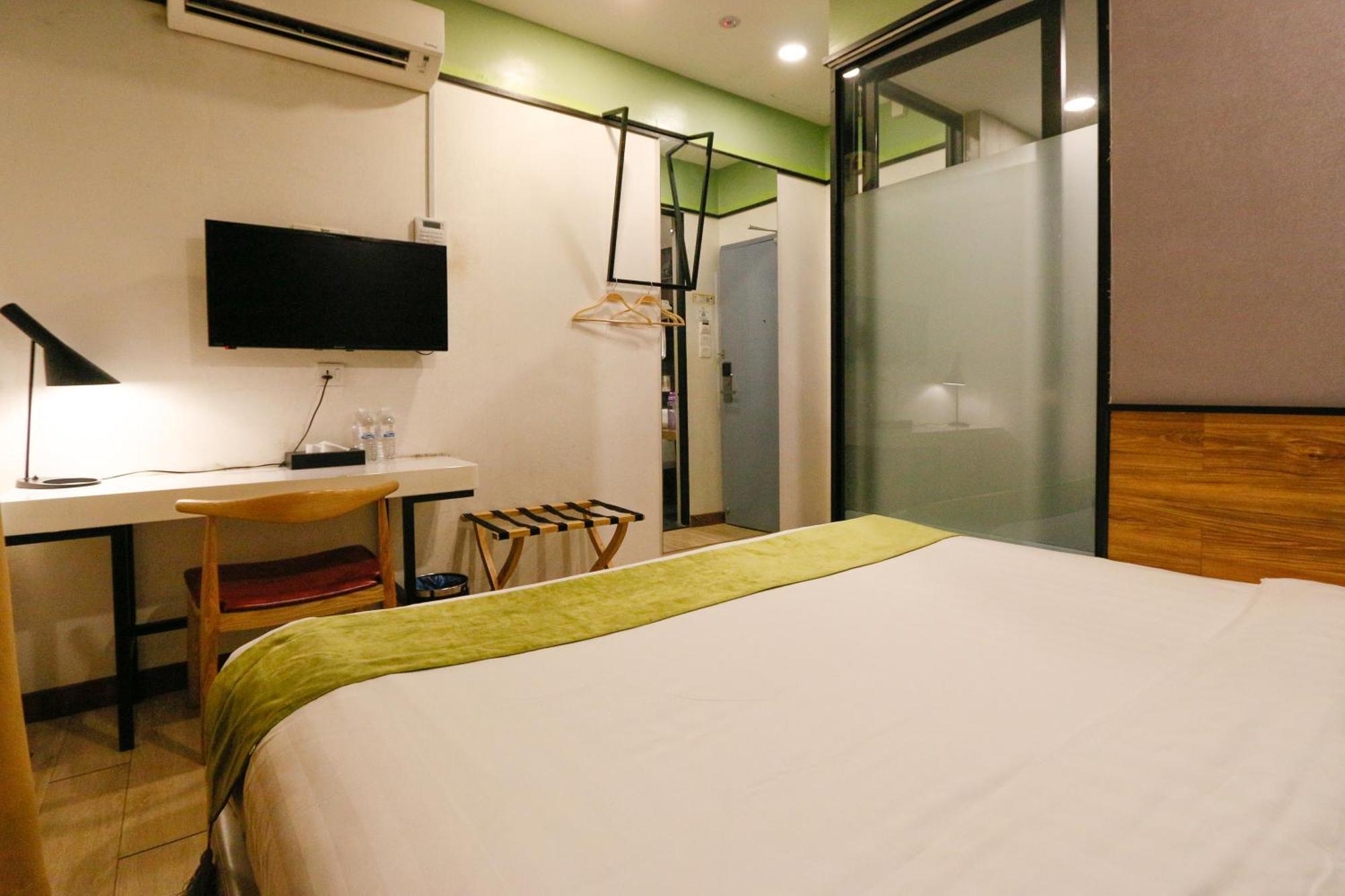 Golden Roof Hotel, Seri Iskandar Kültér fotó