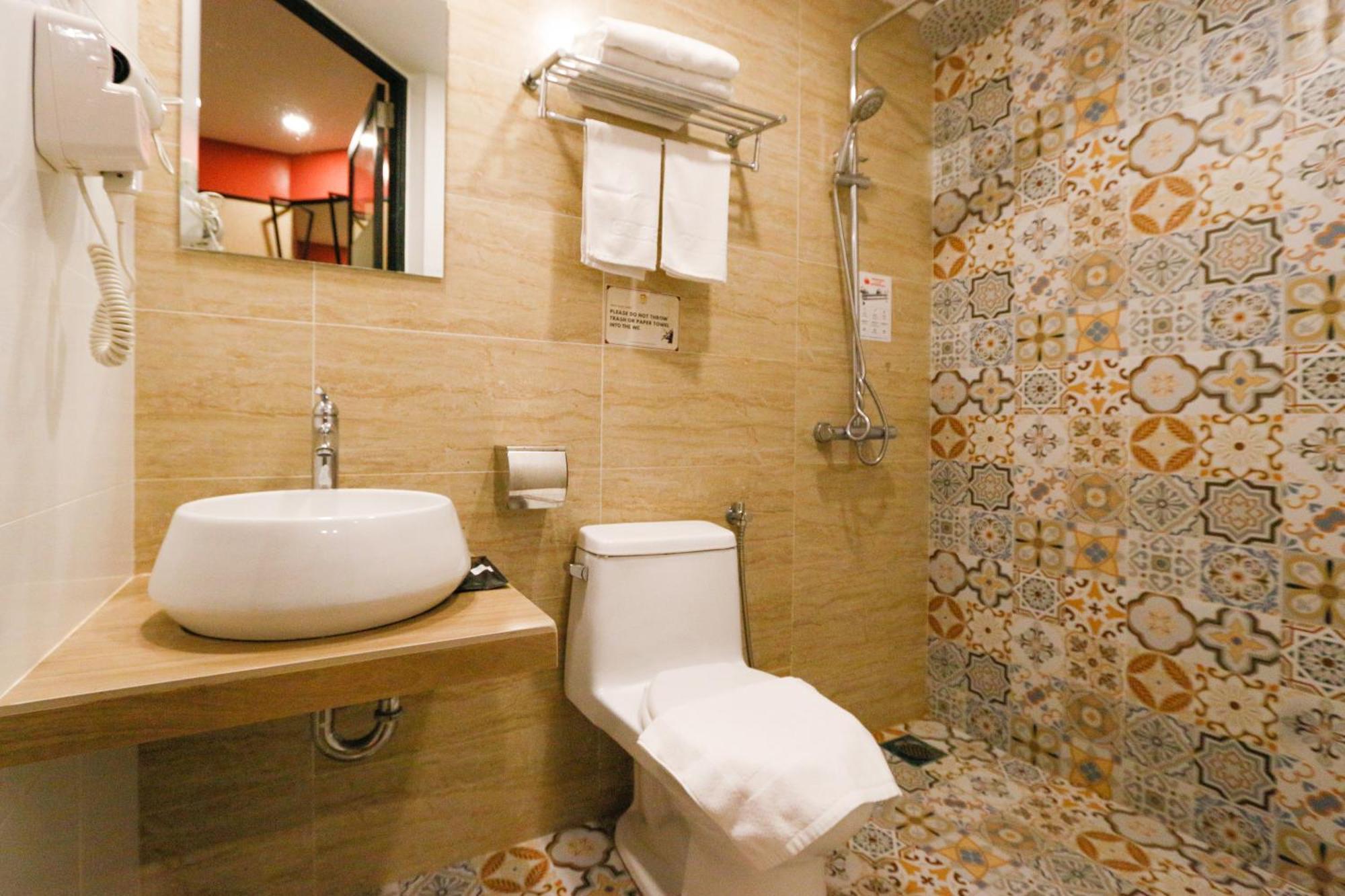 Golden Roof Hotel, Seri Iskandar Kültér fotó