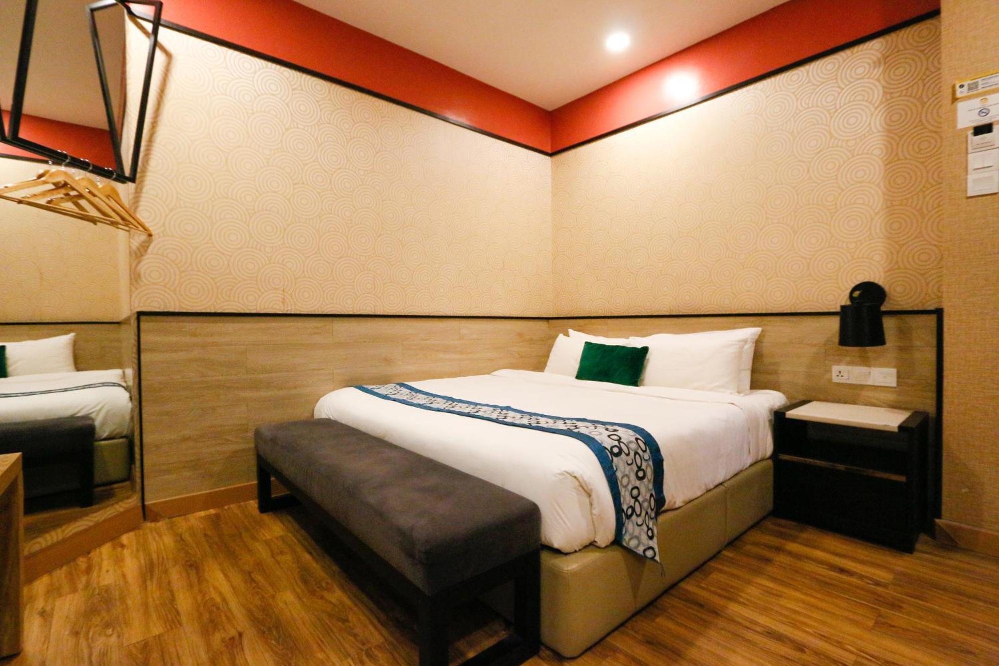 Golden Roof Hotel, Seri Iskandar Kültér fotó