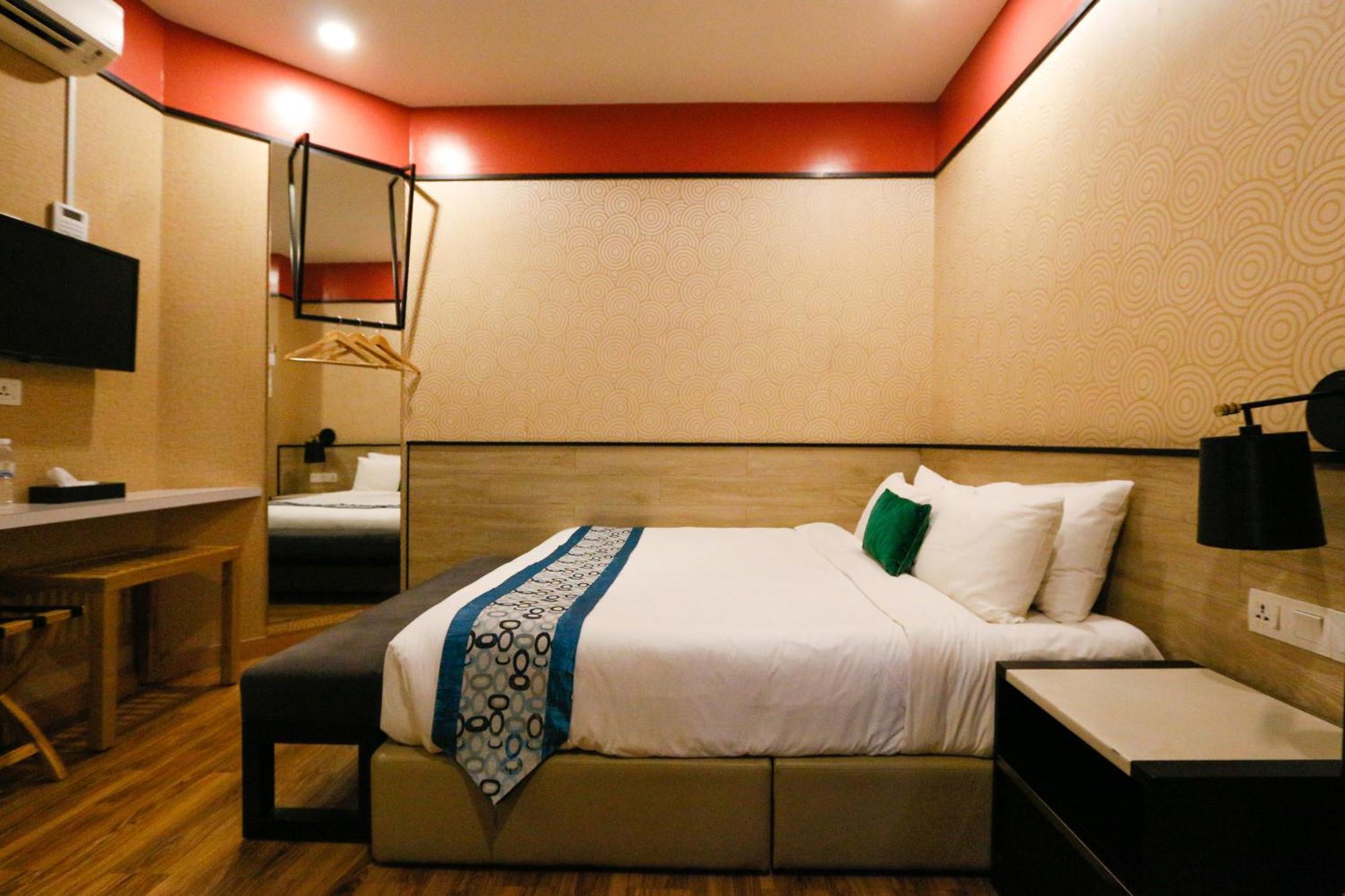 Golden Roof Hotel, Seri Iskandar Kültér fotó