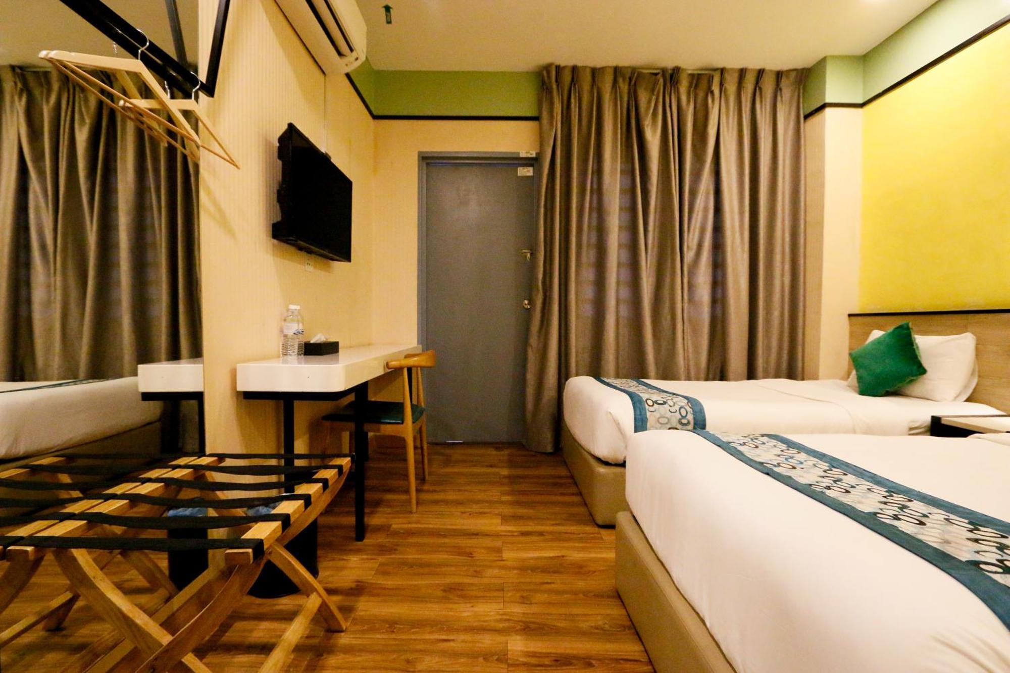 Golden Roof Hotel, Seri Iskandar Kültér fotó