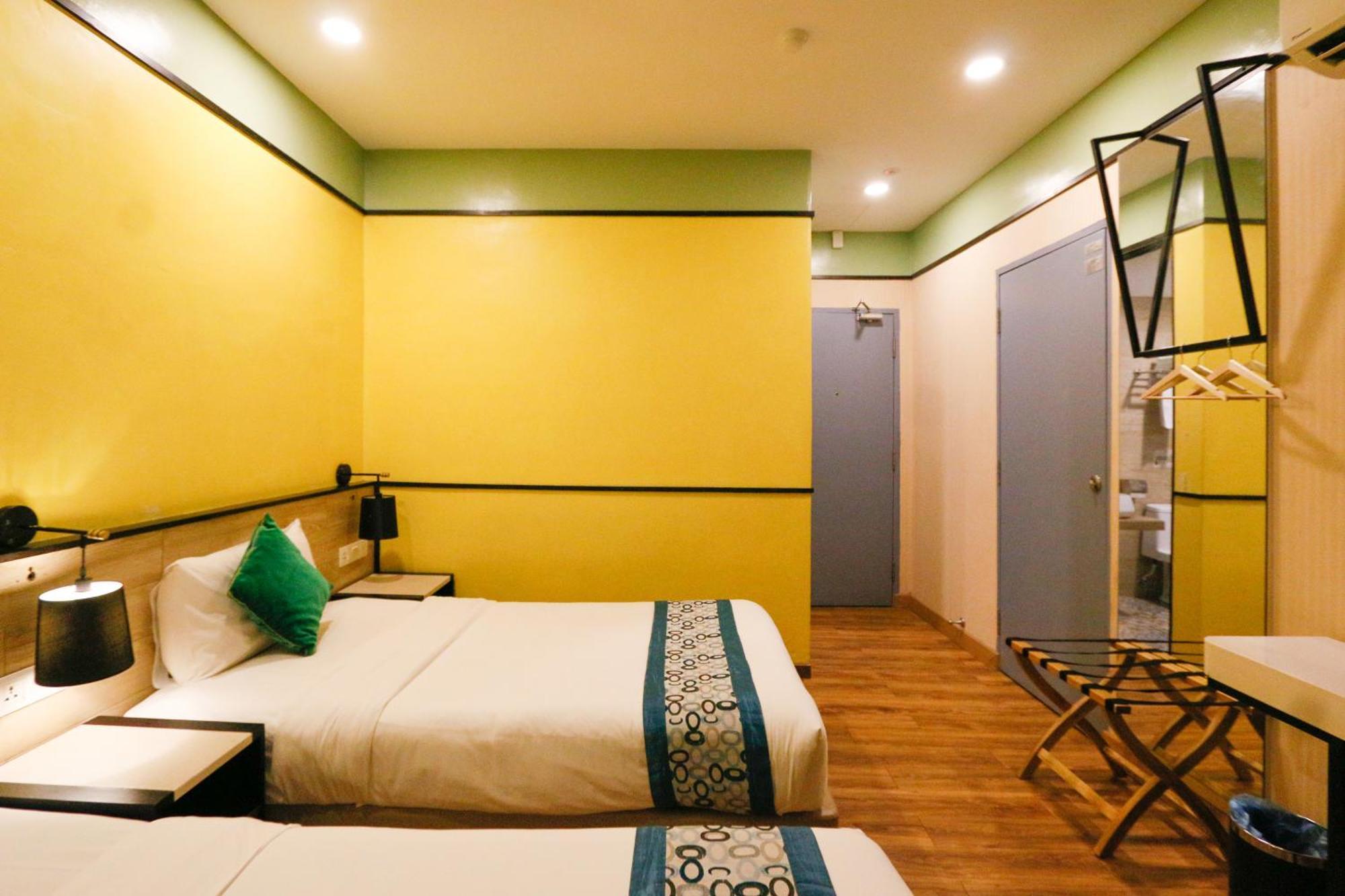 Golden Roof Hotel, Seri Iskandar Kültér fotó