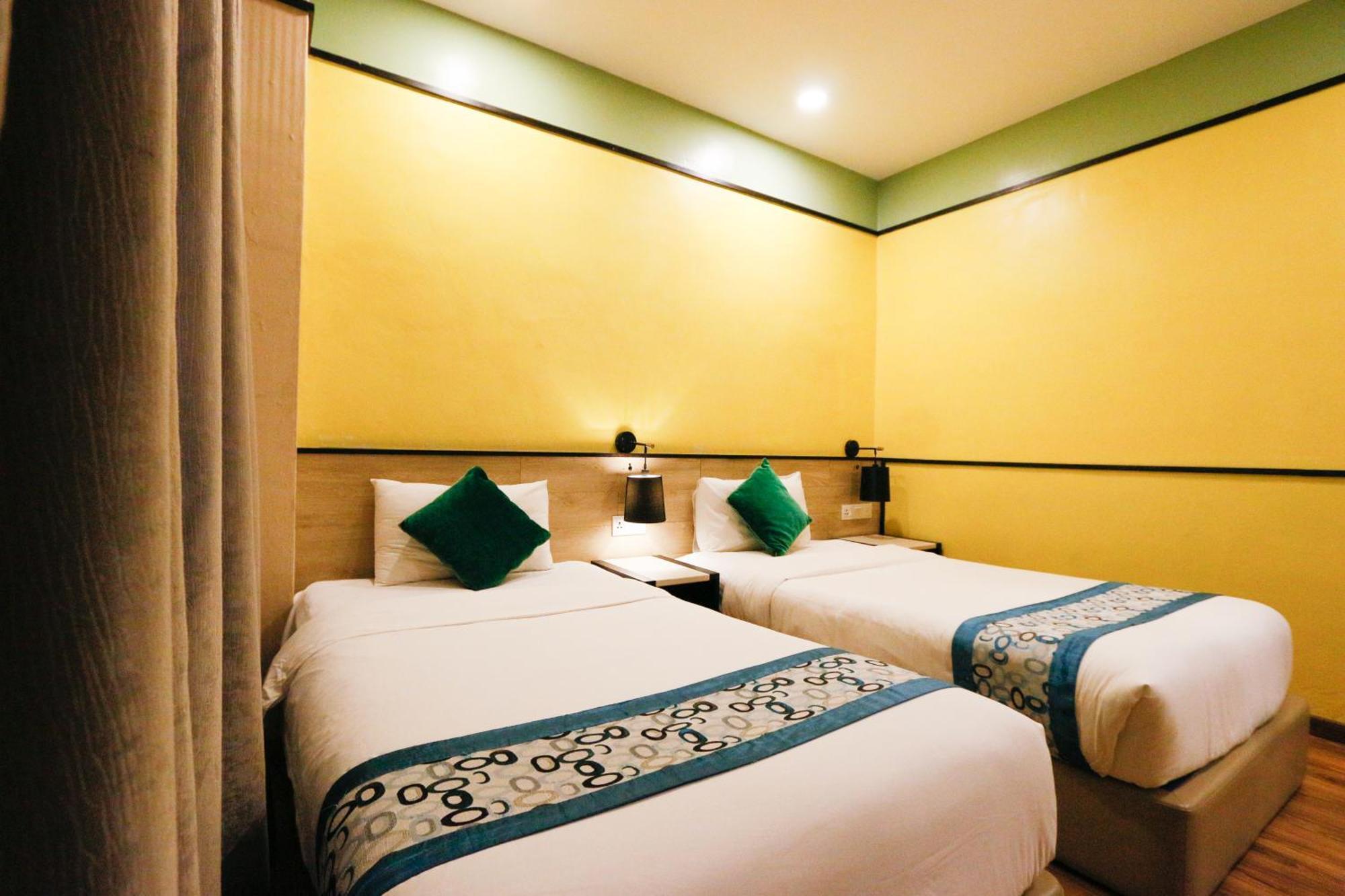 Golden Roof Hotel, Seri Iskandar Kültér fotó