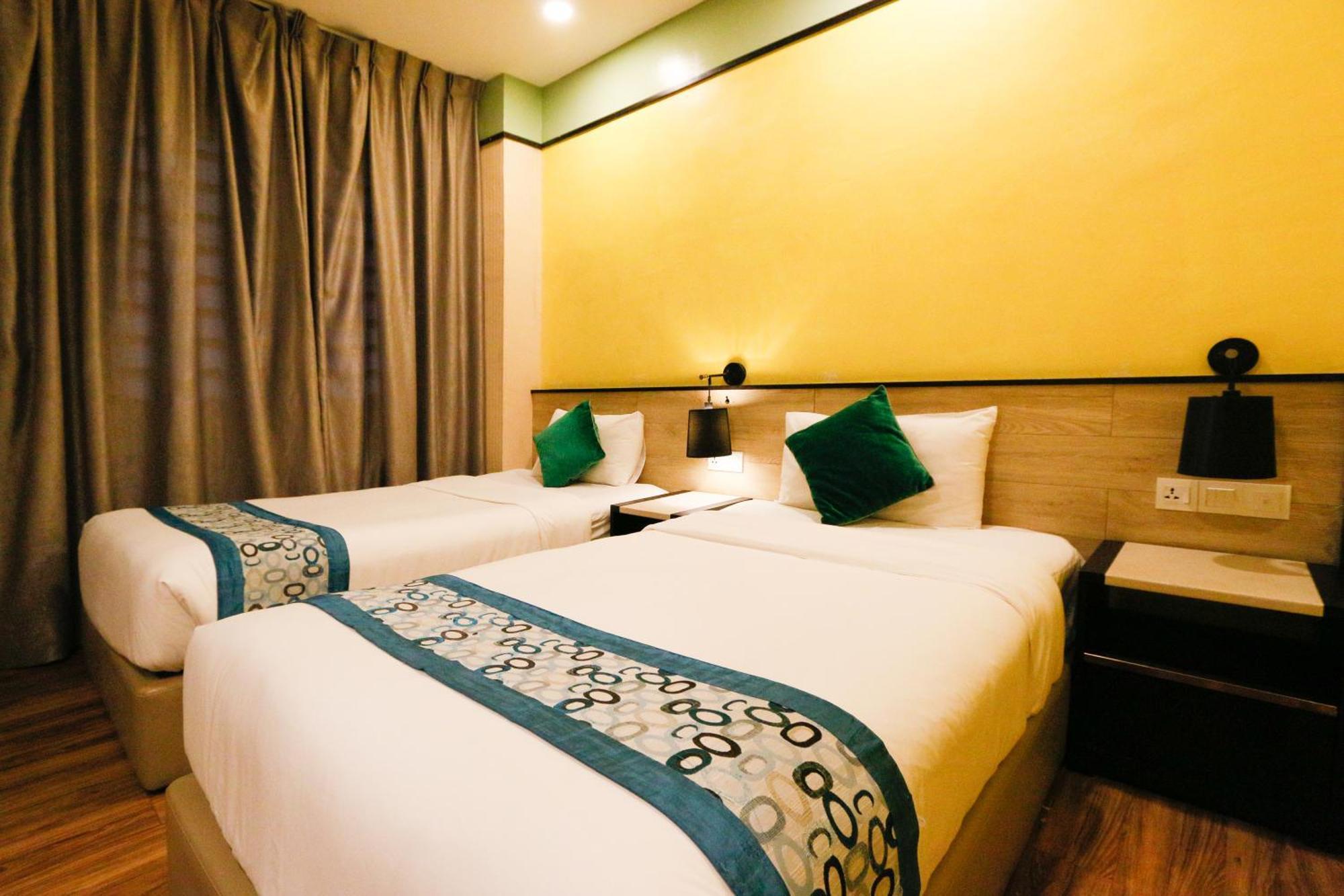 Golden Roof Hotel, Seri Iskandar Kültér fotó
