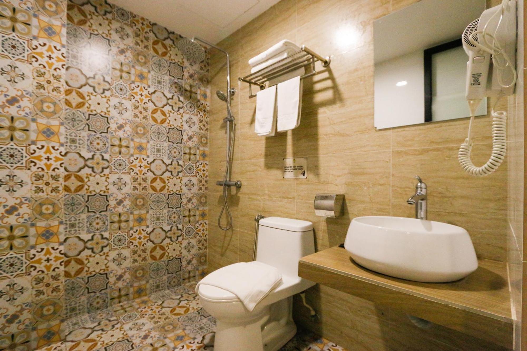 Golden Roof Hotel, Seri Iskandar Kültér fotó