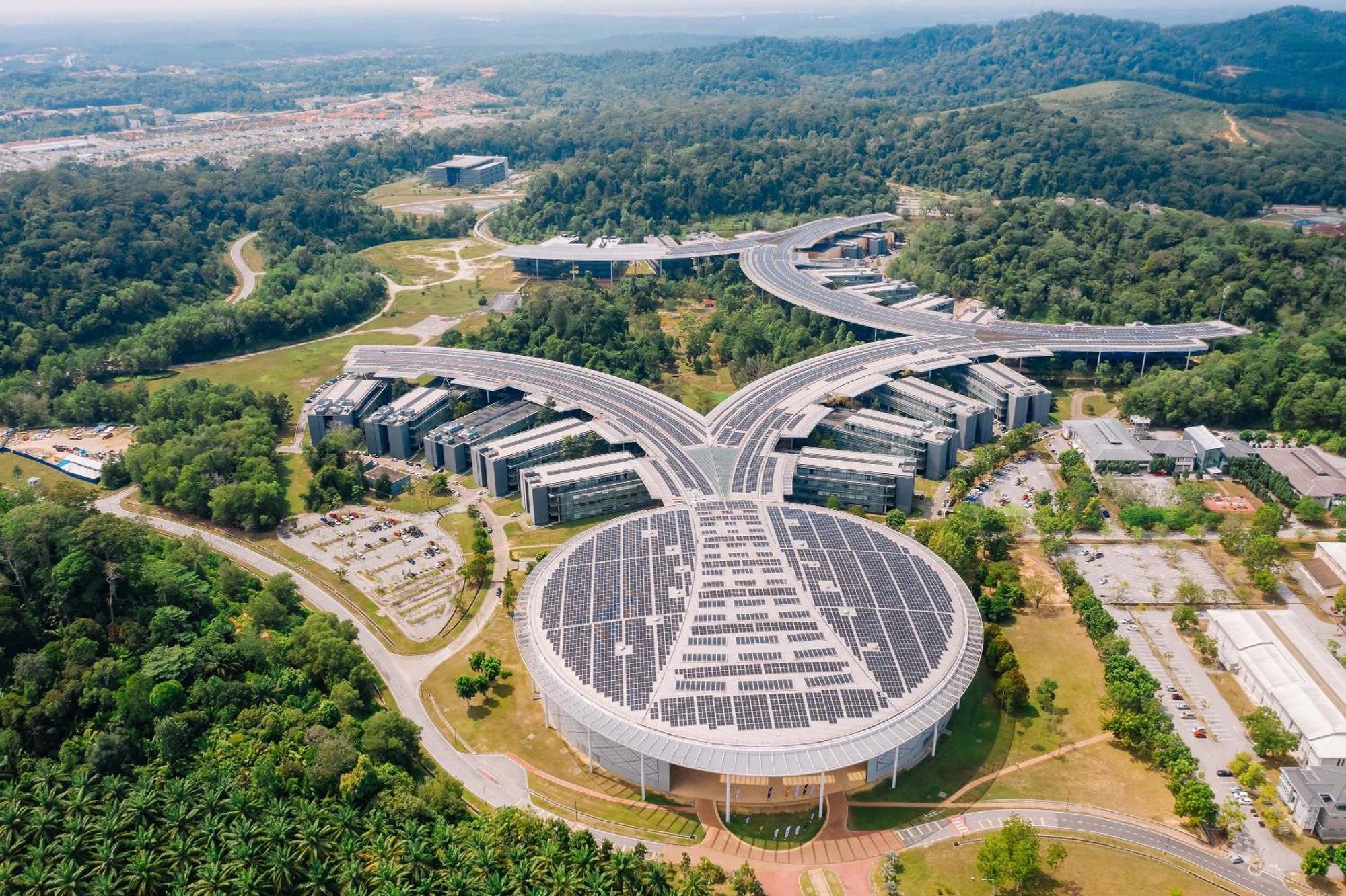 Golden Roof Hotel, Seri Iskandar Kültér fotó