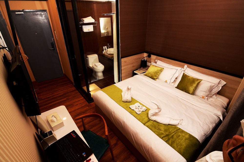 Golden Roof Hotel, Seri Iskandar Kültér fotó